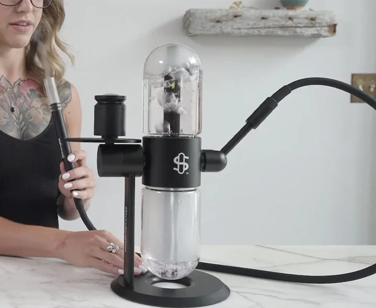 Stündenglass Gravity Infuser – Rotating Glass Bong for Smooth, Water-Powered Hits