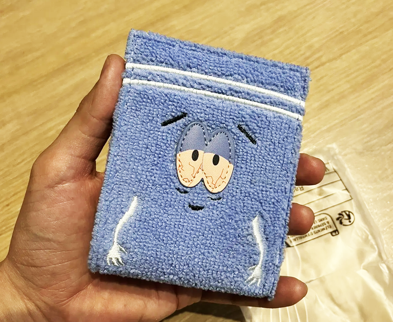 Towelie Wallet: Keep Your Green Safe & Dry