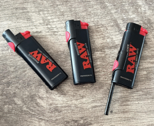 Spark It Up Anywhere with the RAW Phoenix Windproof Lighter