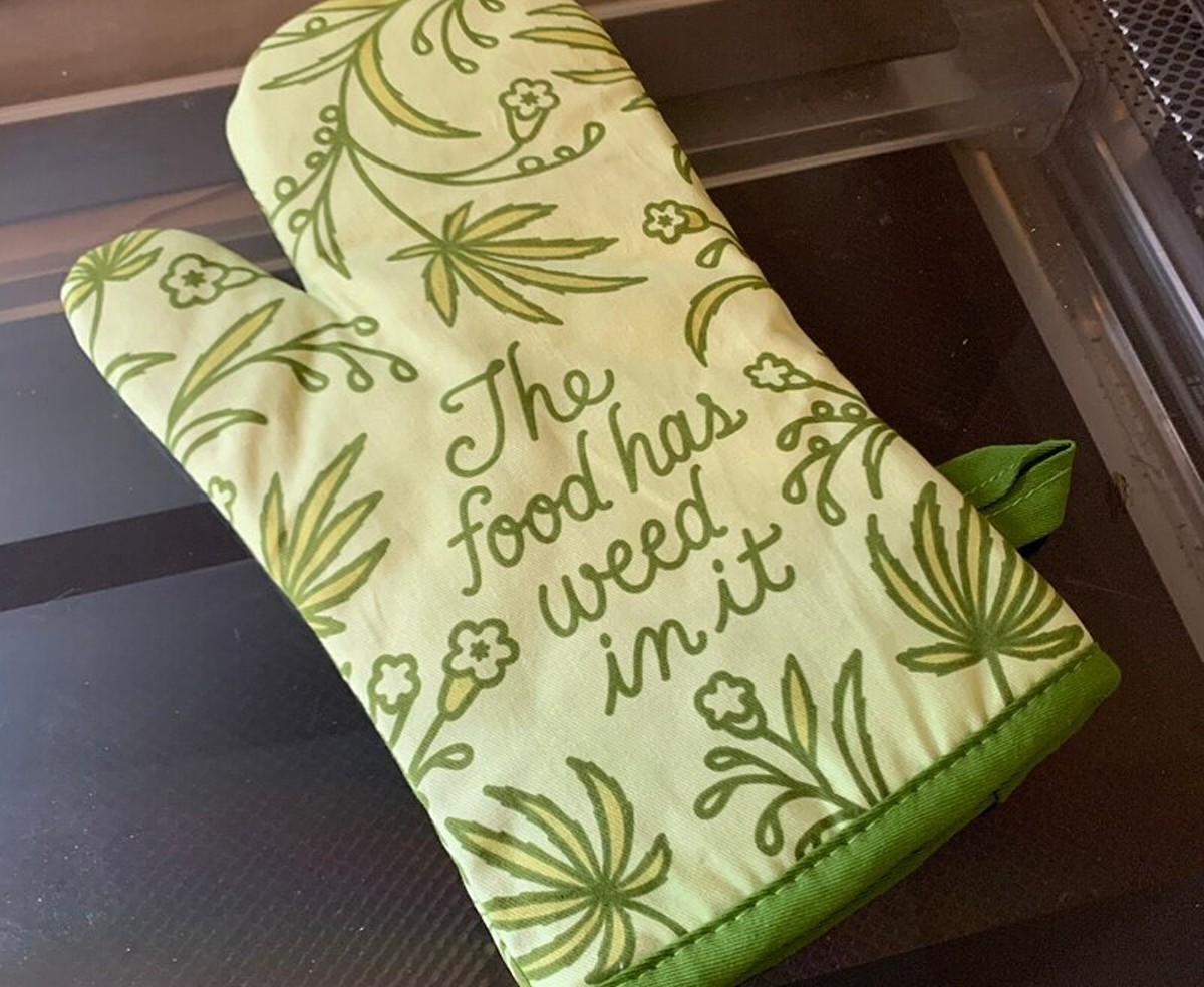 The Food Has Weed in It Cotton Oven Mitt for Baked Chefs
