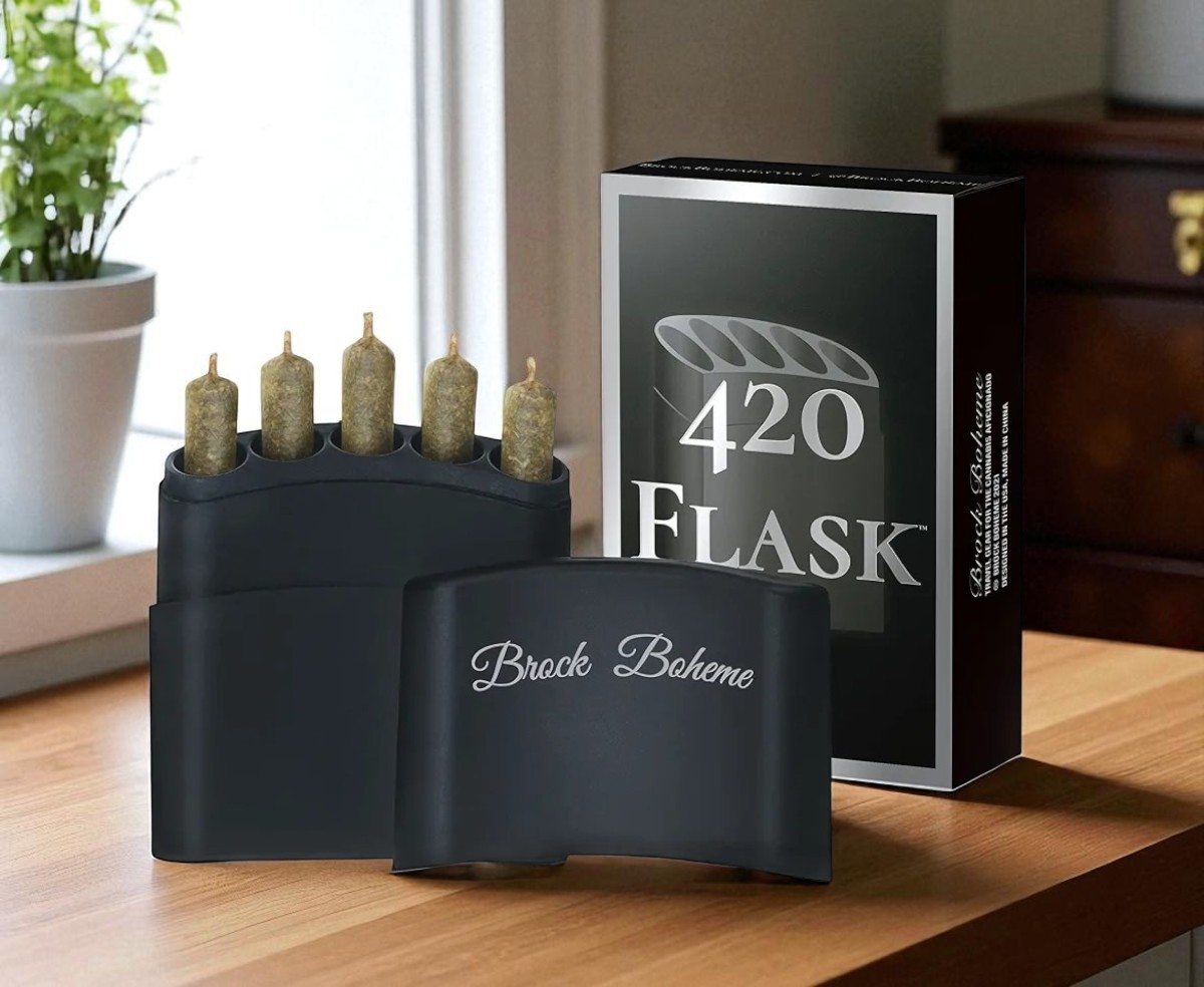 The Smoke Flask Case That Holds Blunts Instead of Booze