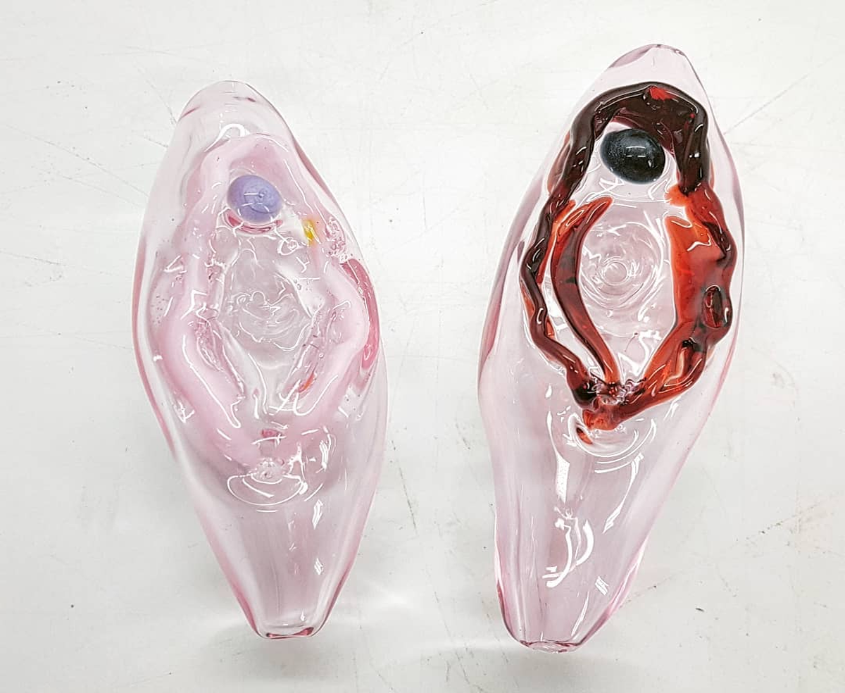 Puff, Puff, Pussy – The Vulva Pipe That Doubles as Functional Glass Art