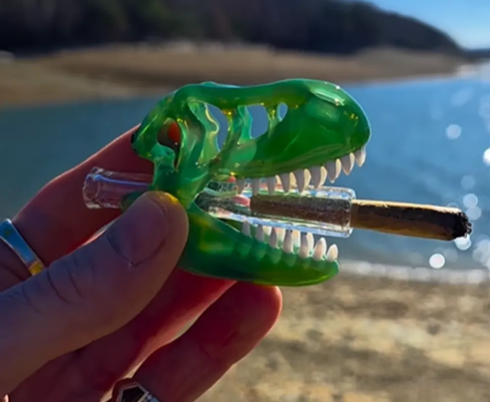 Dino Skull Joint Tip By RoeGlass That Bites Down Your Burn