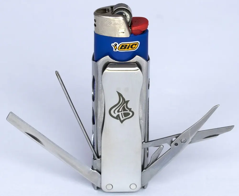 Catch Clouds Bikini Bottom Style with This SpongeBob Jellyfish Net Glass Pipe